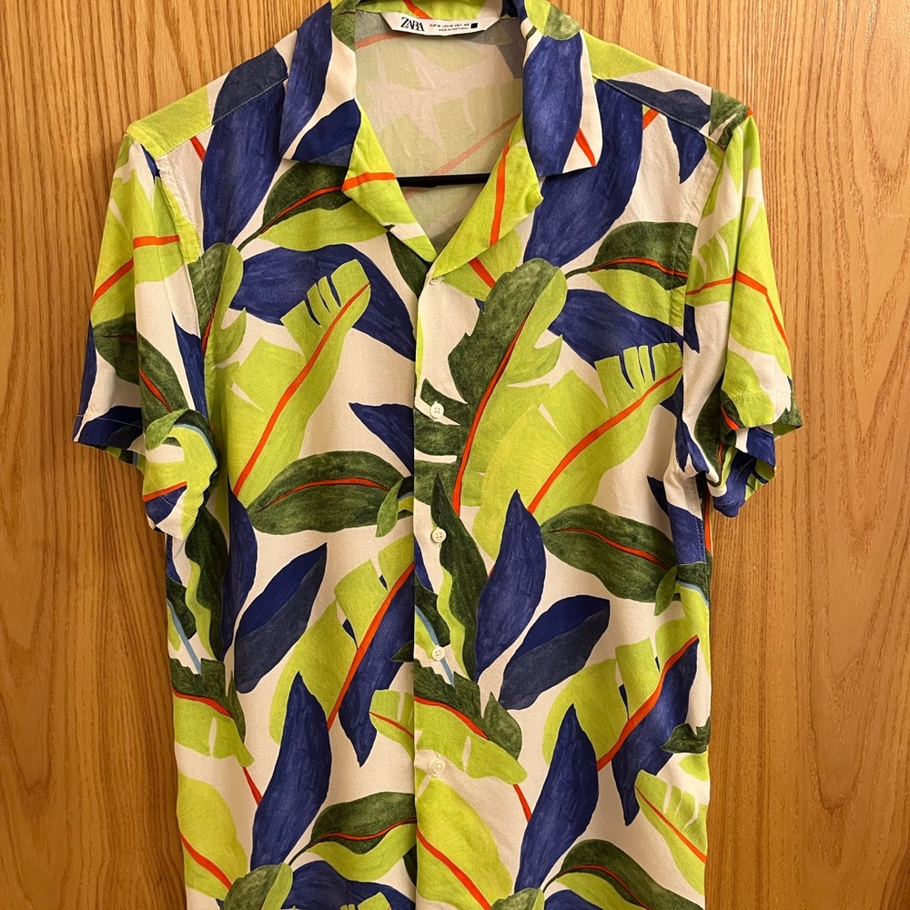 Zara Men's Vibrant Leaf Print Shirt